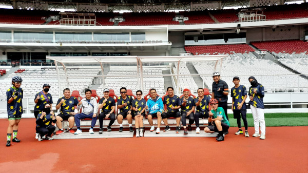 Jogging Ceria Ketua MWA UI, Ketua BEM, Ketua Iluni, WR 1 UI, dan Direktur BNI