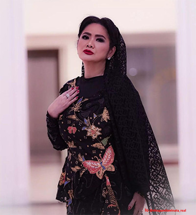 6 Artis yang Orangtuanya Diplomat, Nomor 4 Penyanyi Kawakan