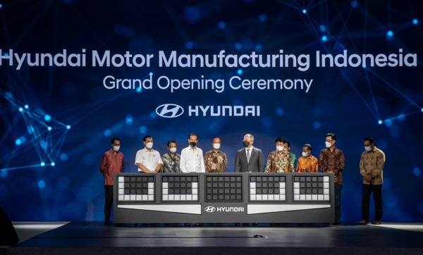 Jokowi : 2024, Mobil Listrik Produksi Dalam Negeri Pakai Baterai Indonesia