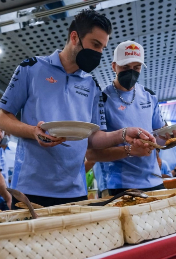 Ingin Mendunia, Menparekraf Jamu Para Pembalap MotoGP dengan Kuliner khas Nusantara