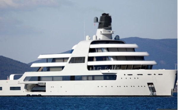 Rute Pelarian Kapal Pesiar Canggih Roman Abramovich Menuju Turki