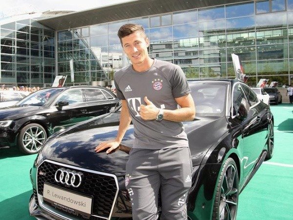Mewah! Berikut Koleksi Mobil dari Bintang Bayern Muenchen, Robert Lewandowski