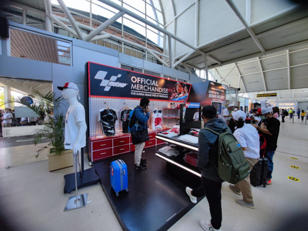 Diguyur Hujan, Hari Pertama Perhelatan MotoGP Mandalika 2022 Masih Sepi Penonton