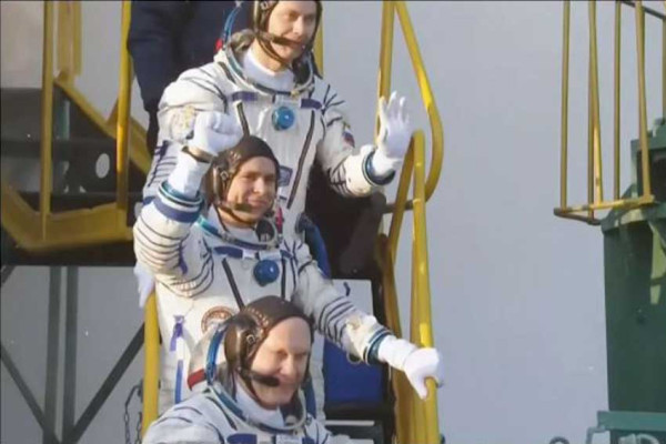 Pertama Kali dalam 22 Tahun, Peluncuran Roket Soyuz Membawa Kru Semua dari Rusia