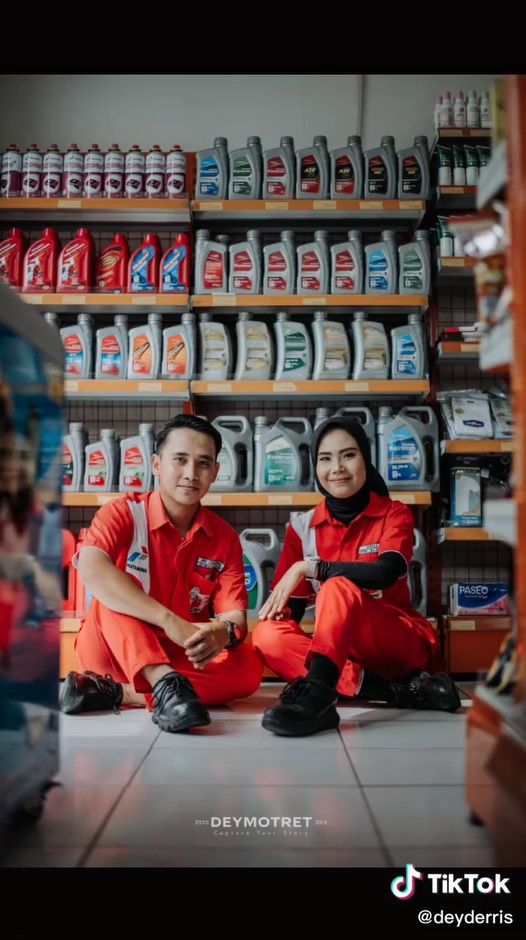 Viral! Pasangan Prewedding di SPBU, Erick Thohir dan Ahok Ucapkan Selamat