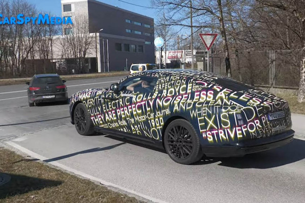 Rolls-Royce Perkenalkan Spectre EV, Kemewahan yang Sangat Tenang