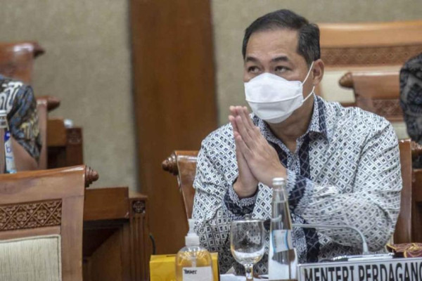 HET Minyak Goreng Kemasan Dicabut, Negara Bertekuk Lutut?