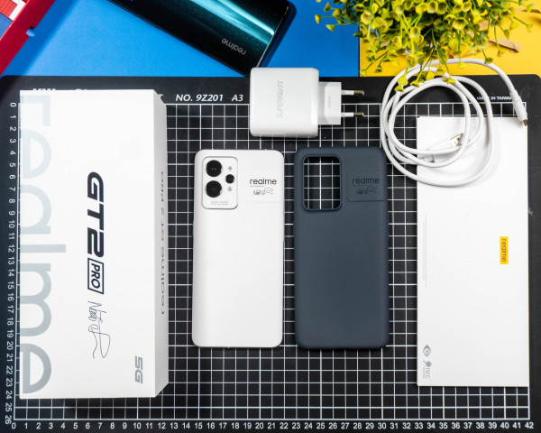Unboxing dan Kesan Pertama Menggenggam realme GT 2 Pro