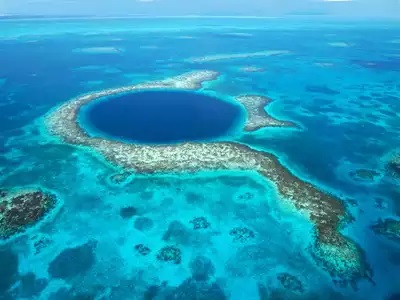 10 Tempat Paling Misterius di Dunia, Berani Liburan ke Sini?