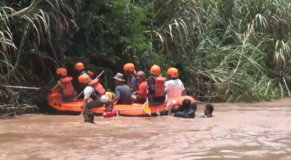 3 Hari, Korban Minibus Terjun ke Sungai di Tana Toraja Belum Ditemukan