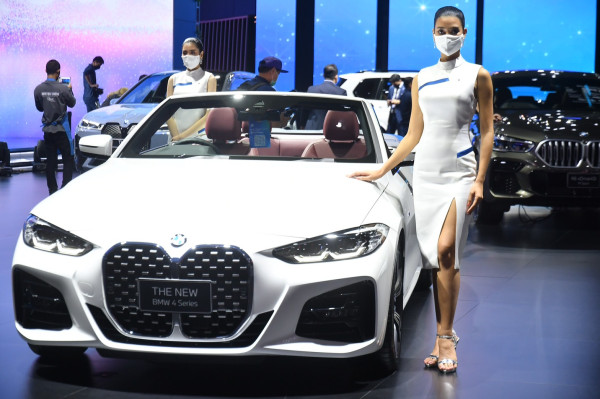 Maskeran Lagi, Aura SPG Bangkok Motor Show Masih Tetap Seksi dan Menggoda