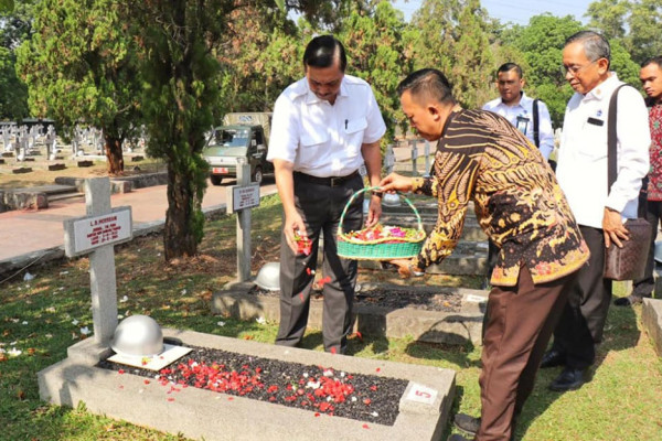 Dihardik Raja Intel Indonesia, Luhut Pandjaitan Ciut Nyali