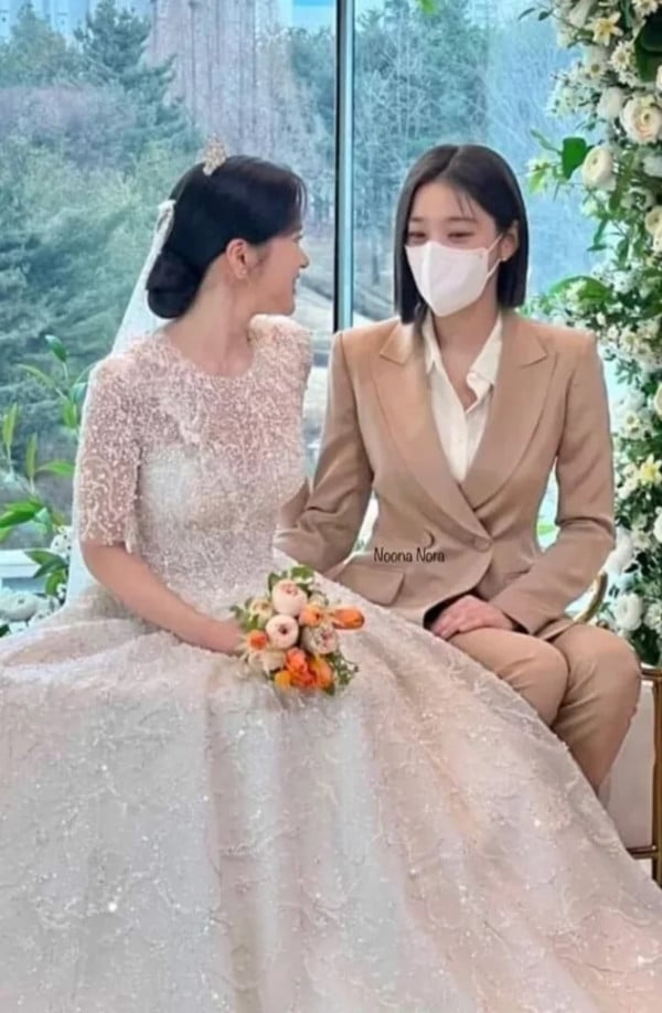 A Business Proposal Berakhir dengan Pernikahan? Foto Diduga Kim Se Jeong Pakai Gaun Pengantin Jadi Sorotan