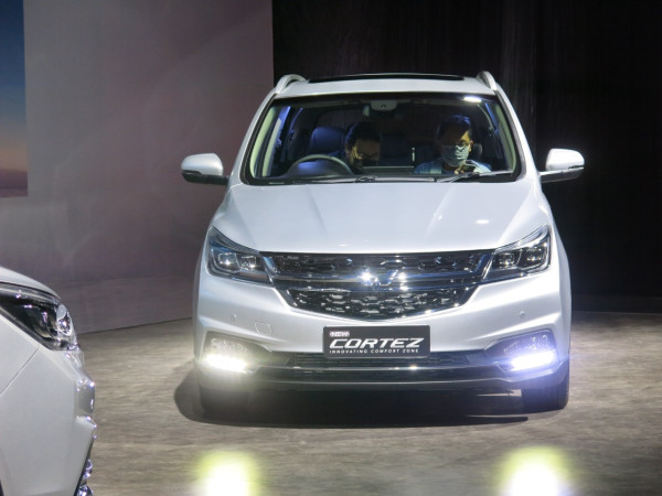 Konsumsi Bahan Bakar Dianggap Boros, Ini Jawaban Wuling