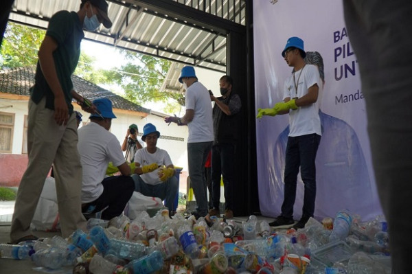 Kementerian BUMN Bersama Pegadaian, Jasa Marga dan ITDC Luncurkan Program Perdana Bakti BUMN di Mandalika Lombok