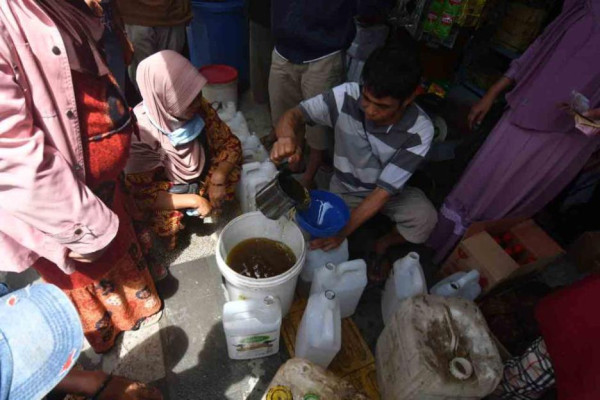 Sengkarut Minyak Goreng yang Belum juga Terlihat Ujungnya