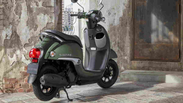 Giorno Hadir, Yamaha dan Honda Kompak Bikin Piaggio Gigit Jari
