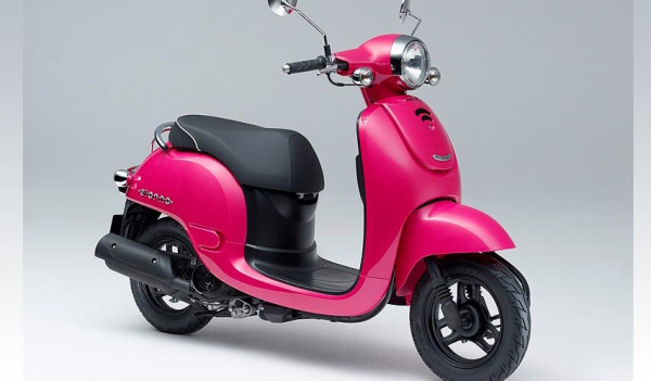 Giorno Hadir, Yamaha dan Honda Kompak Bikin Piaggio Gigit Jari