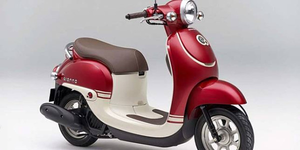 Giorno Hadir, Yamaha dan Honda Kompak Bikin Piaggio Gigit Jari