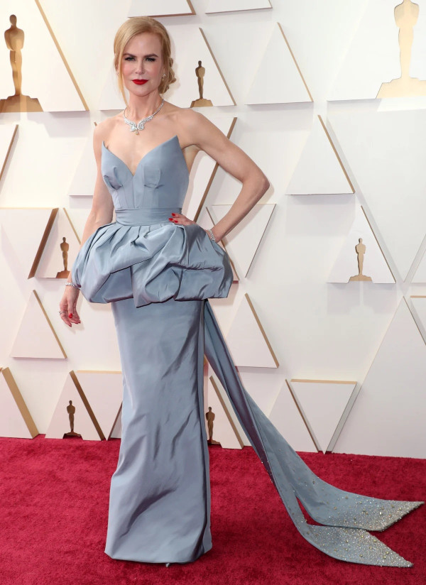 5 Busana Terbaik Oscar 2022, Nicole Kidman Tampil Mentereng