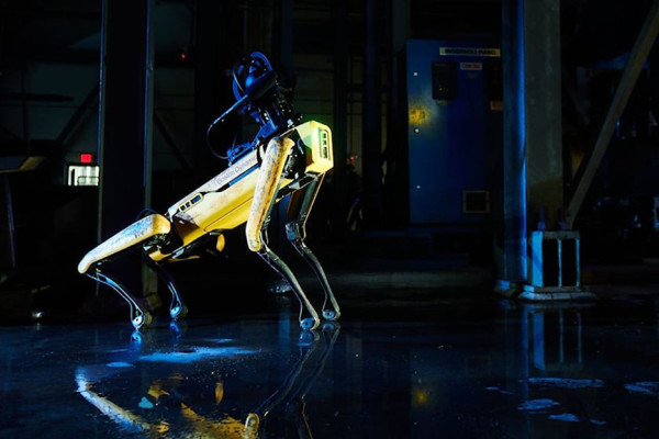New York Rekrut Robot Anjing Hyundai Jadi Petugas Pemadam Kebakaran