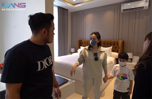 Juragan 99 Terima 5 Artis Ini Main ke Rumahnya, yang Terakhir Dijemput Pakai Jet Pribadi