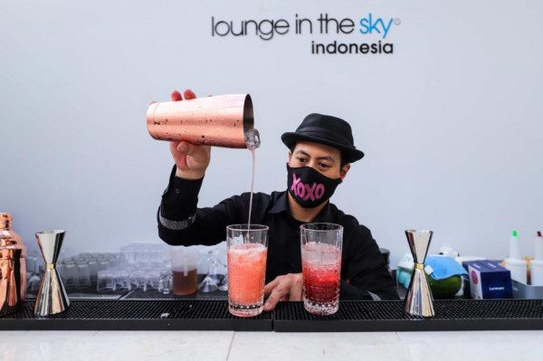 Viral di Jagat Maya, Ini 5 Fakta Unik Restoran Melayang Lounge In The Sky Indonesia