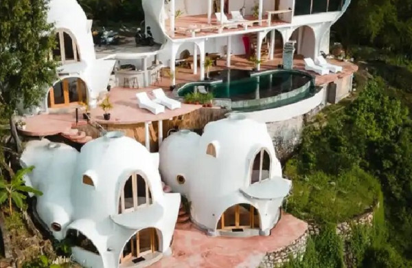 10 Hotel dengan Arsitektur Unik di Indonesia, Pas Buat Spot Foto