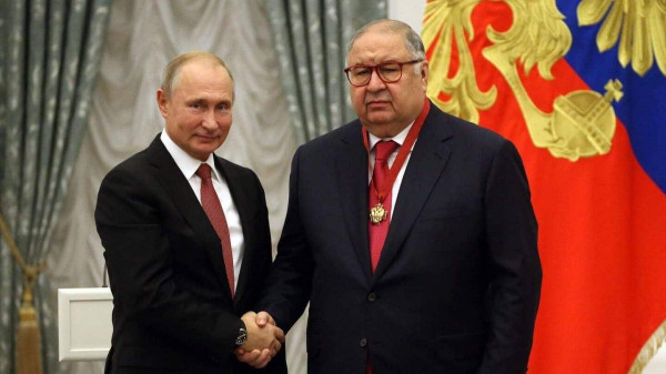 Mobil Mewah Antipeluru Milik Orang Dekat Vladimir Putin Disita di Italia