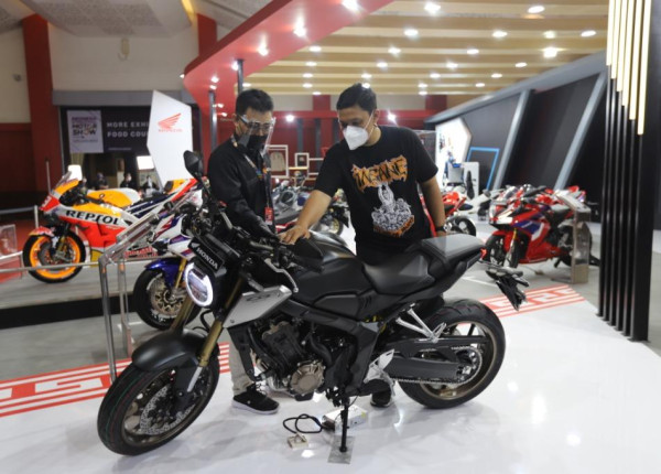 2 Big Bike Honda dengan Tampilan Terbaru Hadir di IIMS 2022