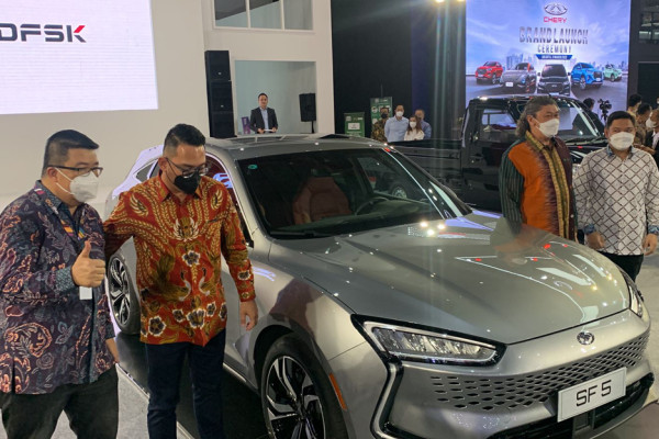 DFSK Bawa Mobil Listrik Seres SF5 di IIMS 2022, Ini Keunggulannya!