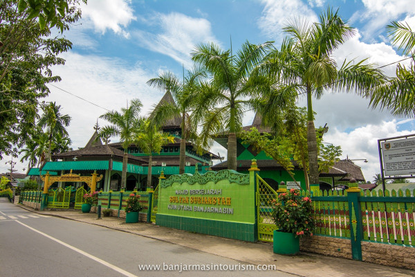 Wisata Religi saat Puasa, Kunjungi 5 Masjid Cantik Ini