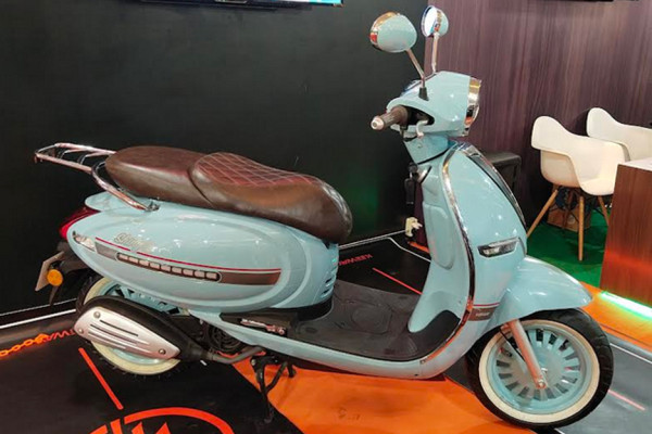 Jadi Pesaing Vespa, Benelli Keeway Shiny 150 Hadir di IIMS Hybrid 2022