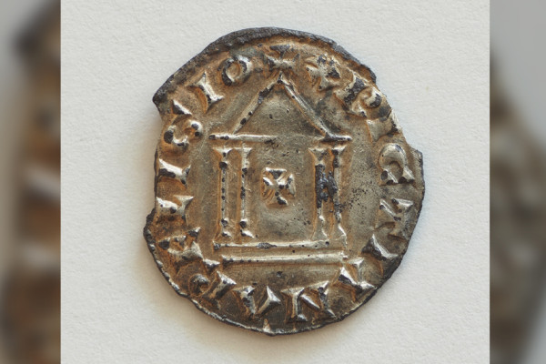 Koin Kuno Bergambar Charlemagne, Kaisar Romawi dari Aachen Jerman yang Berleher Pendek