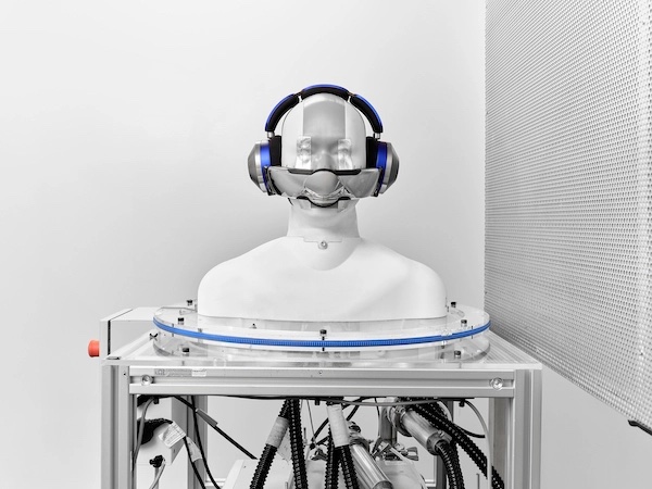 Dyson Zone, Perangkat Aneh Gabungan Headphone dan Air Purifier