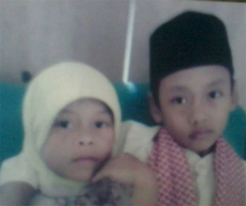 Pamer Foto Masa Kecil Bareng Kakak, Wajah Lesti Kejora Disebut Mirip Baby Leslar