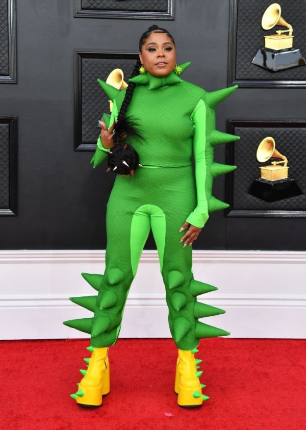 5 Busana Terburuk Grammy Awards 2022, Nomor 3 Disebut Mirip Dinosaurus