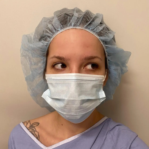 Halsey Nekat Hadiri Grammy Awards 2022 usai Operasi Endometriosis