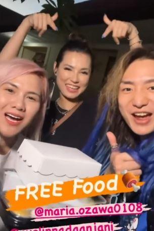 Miyabi Tiba di Indonesia, Langsung Bagi-bagi Makanan di Panti Jompo