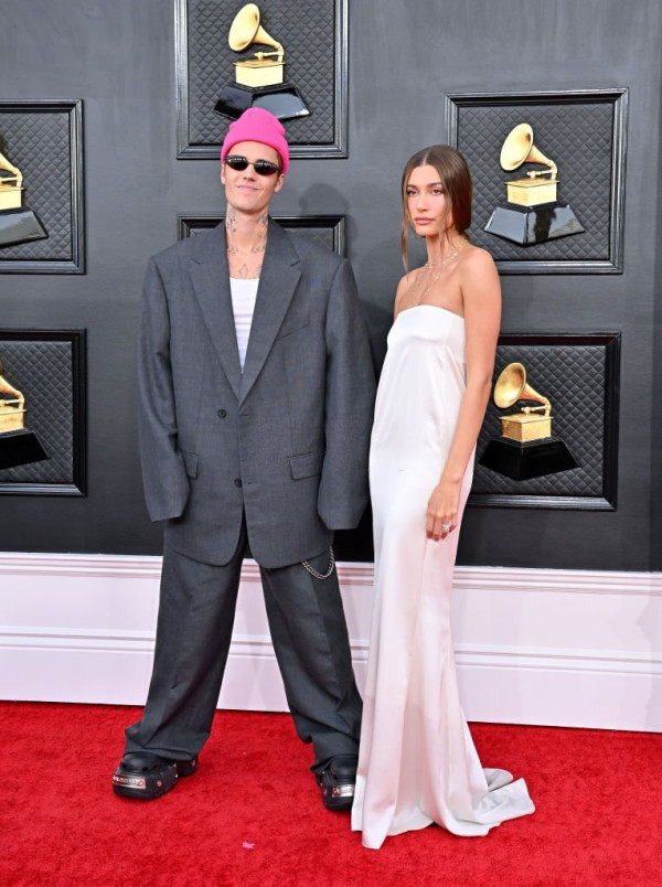 3 Aksi Tak Senonoh Artis di Grammy Awards 2022, Justin Bieber Jadi Sorotan