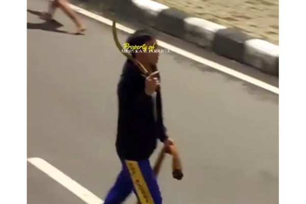 Tawuran Remaja Pecah di Flyover Kampung Melayu