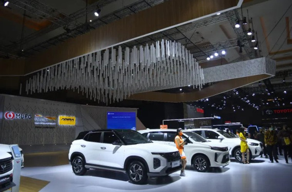Kolaborasi Danamon-Adira Finance-MUFG di IIMS Bukti Komitmen pada Industri Otomotif