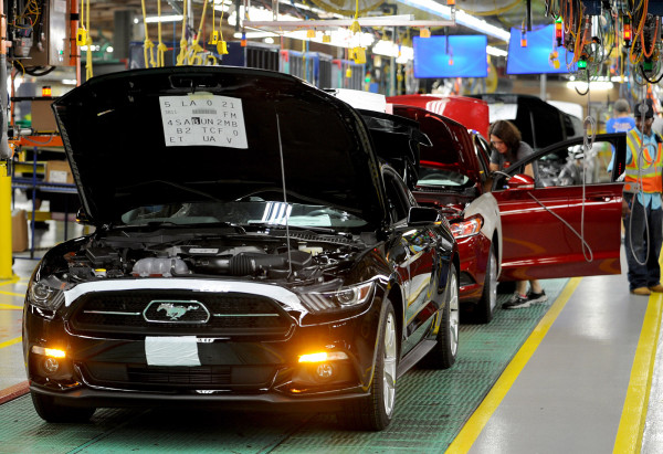 Kejutan, Produksi Chevrolet Camaro dan Ford Mustang Dihentikan