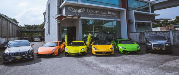 Gila, Mudik Lebaran Warga Malaysia Nekat Sewa Lamborghini Rp27 Juta per Hari