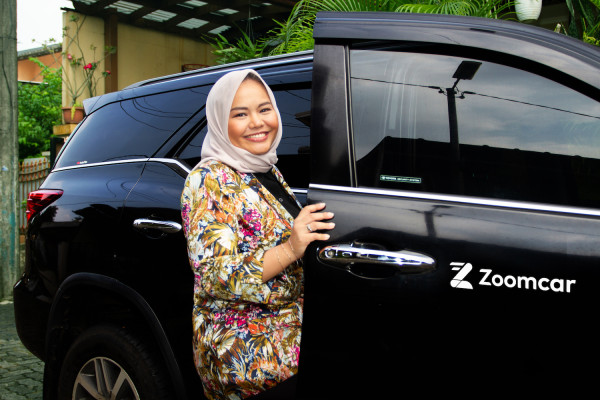 Begini Cara Menggunakan dan Menjadi Host Layanan Sewa Mobil Online Zoomcar