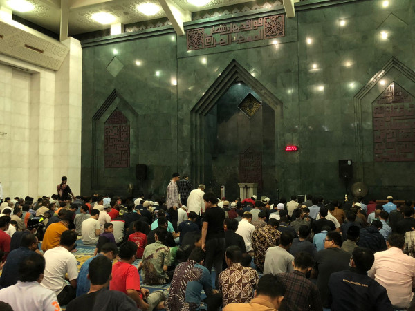 Puasa, Masjid Bimantara Bagikan Ratusan Takjil Gratis Setiap Hari