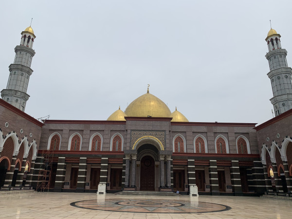 Megahnya Masjid Kubah Emas, Destinasi Wisata Religi di Kota Depok