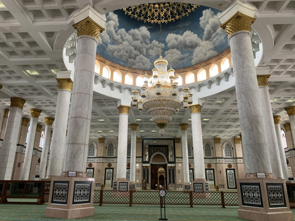 Megahnya Masjid Kubah Emas, Destinasi Wisata Religi di Kota Depok