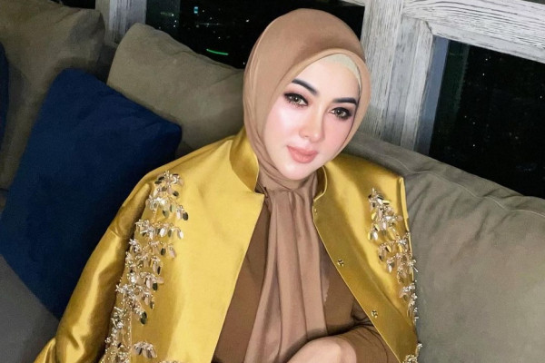5 Artis yang Berhijab Setelah Menikah, Nomor 5 Sempat Ditentang Suami