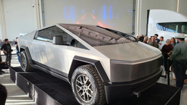 Tesla Cybertruck Tambah Fitur Lagi Meski Belum Diproduksi